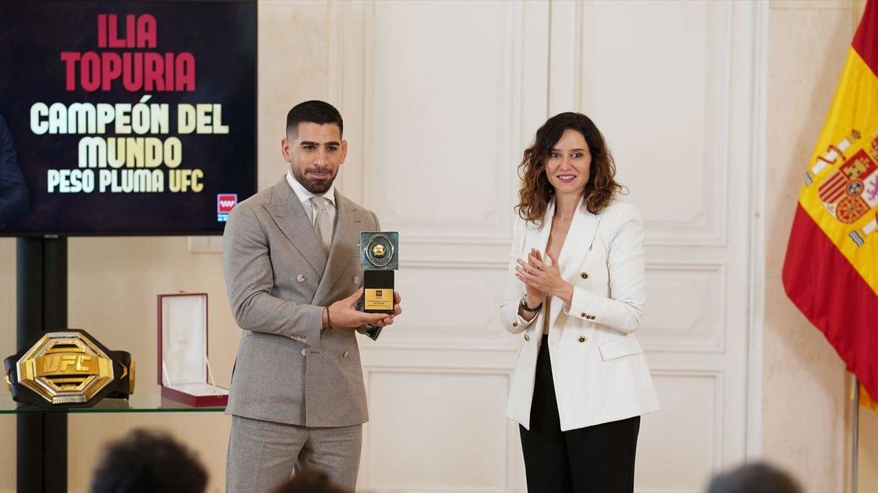 Díaz Ayuso felicita al campeón del mundo Ilia Topuria - Comunidad de Madrid