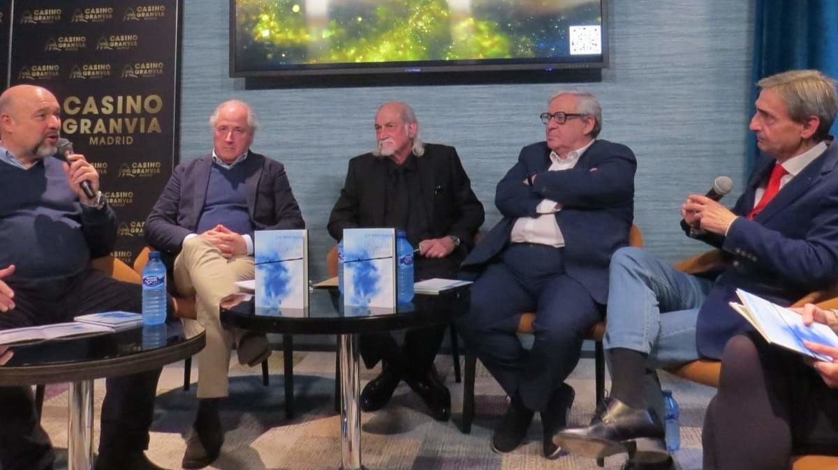 De izquierda a derecha, Basilio Rodríguez 
Cañada; Luis Blanco; José María Triper; Juan 
Berga y Juan Ignacio Ocaña