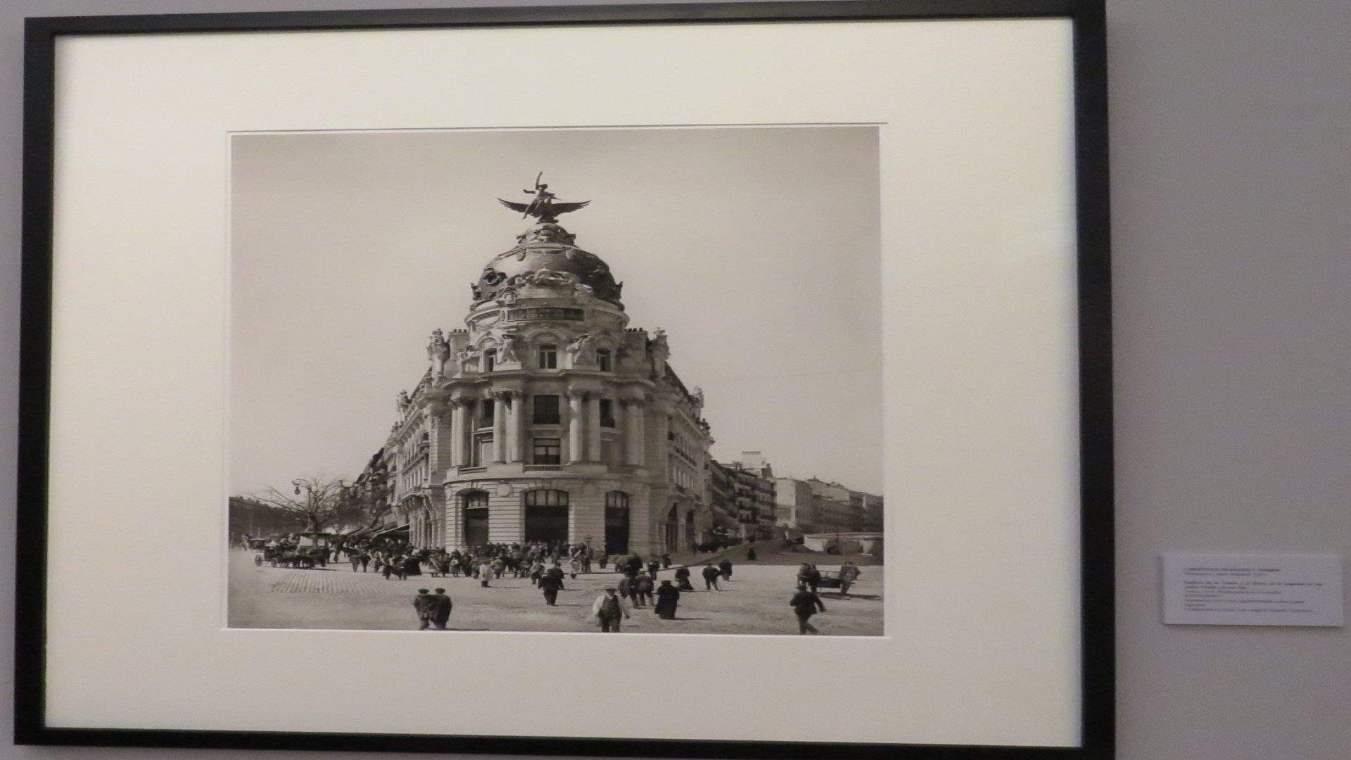 El edificio de la Unión y el Fénix Español. Madrid, 
1910 - José Belló